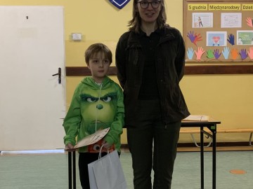 Fotorelacja z Uroczystego wreczenia dyplomow i nagrod w konkursie plastycznym „Barwy jesieni na Wzniesieniach – skarby przyrody”, 